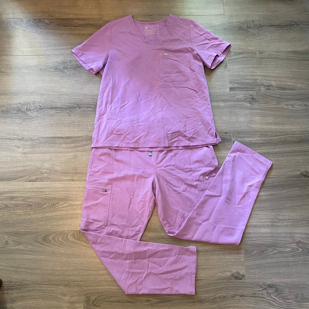 Figs Women's Straight Leg Pants & Top Set - Purple
